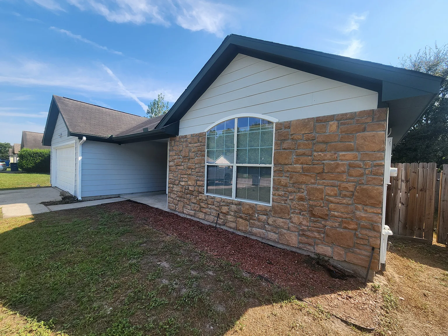 3 bed, 1262 sqft, $1,500 — Photo 4
