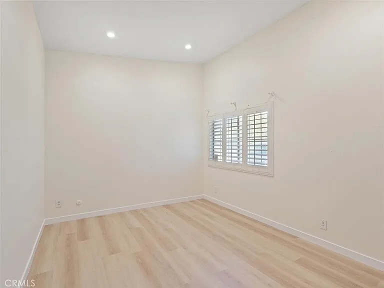 8501 Enfield Ave — Photo 14