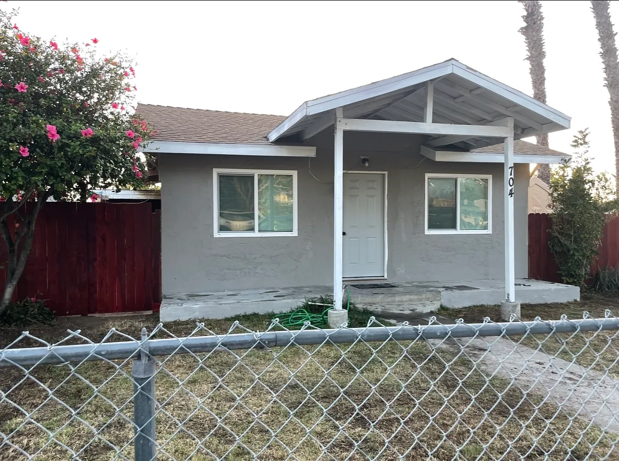 2 bed, 544 sqft, $3,200 — Photo 1