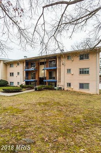 Building Entrance 11400