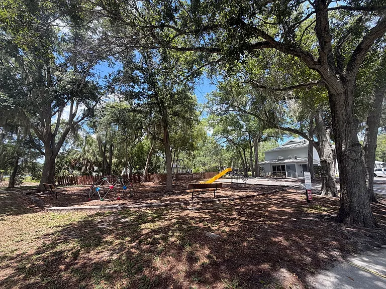 4105 Waterside Island Ct — Photo 18