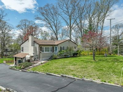 8 Fawn Lake Rd, Stockholm, NJ, 07460