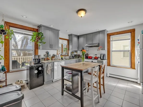 9 Mount Vernon St #1, Dorchester, MA 02125