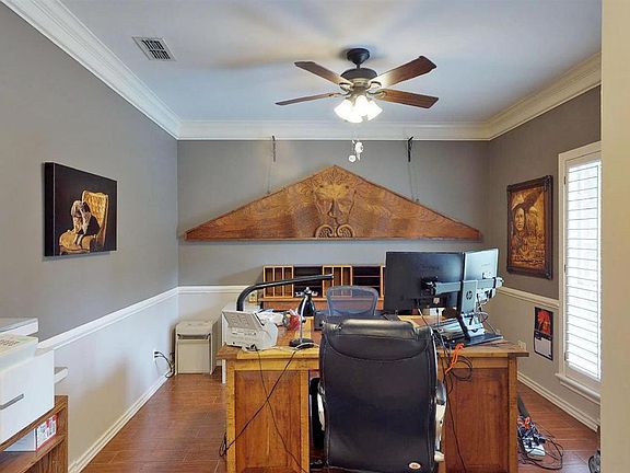 4th image of 4 Knotty Pine Pl