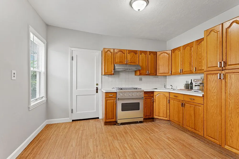 2 bed, 1150 sqft, $2,600 — Photo 3