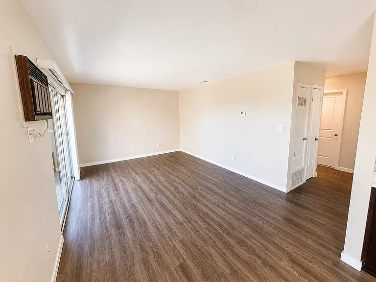 Riverbend Apartments — Photo 51
