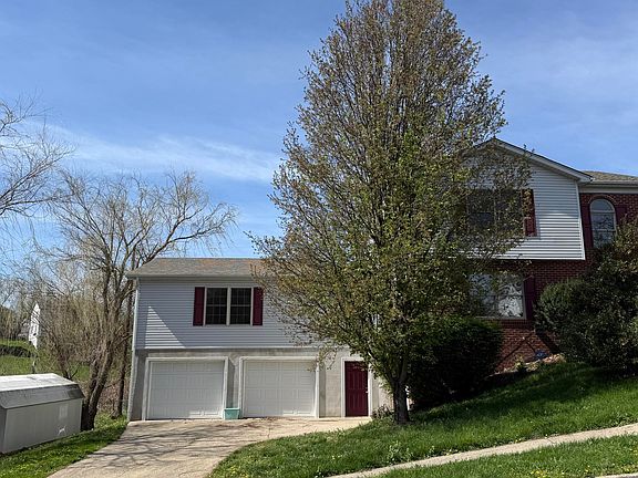 2nd image of 206 Rookwood Ct