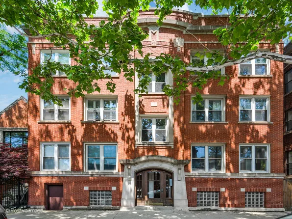 1906 W Byron St APT 2E, Chicago, IL 60613