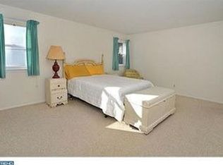 9816 Layton Rd, Philadelphia, PA 19115