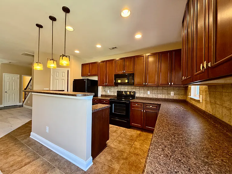 121 Walnut Cove Dr #D — Photo 11