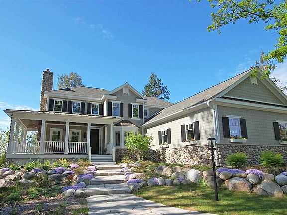 2nd image of 5493 Northwood Dr