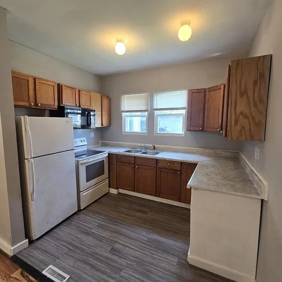 310 W Main St — Photo 14