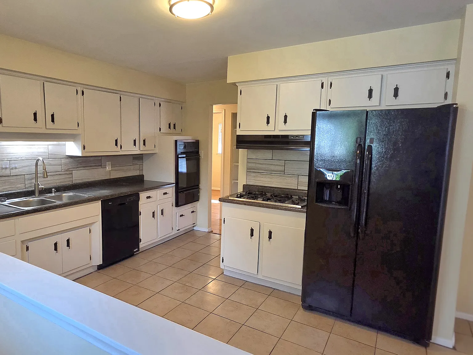 3 bed, 1.5 bath, 1271 sqft, $1,750 — Photo 4