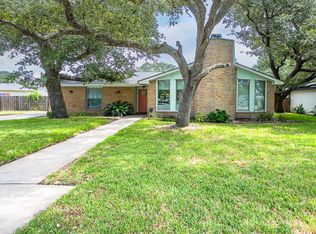 2010 Crescent Ct, Rockport, TX 78382