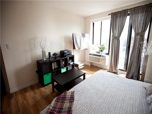 Rented by 18 REALTY | media 78