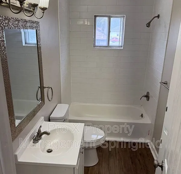 2929 E University St #6 — Photo 10