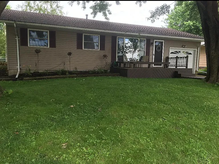 1203 N Lincoln St — Photo 4