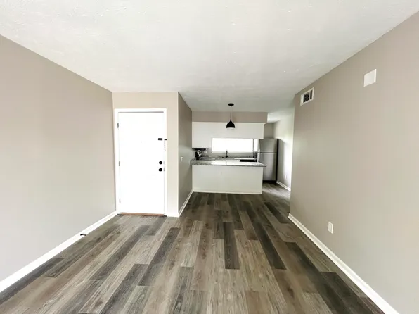 2824 Snow Rd, Lexington, KY 40517