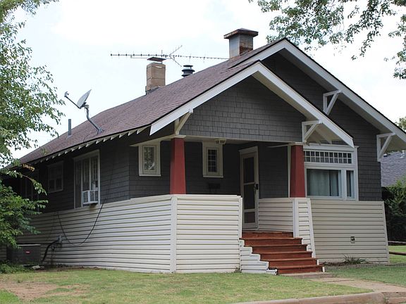 2nd image of 320 N Lincoln Ave