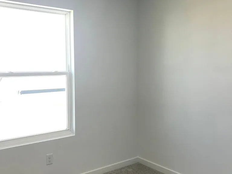 1062 W Holly St — Photo 33