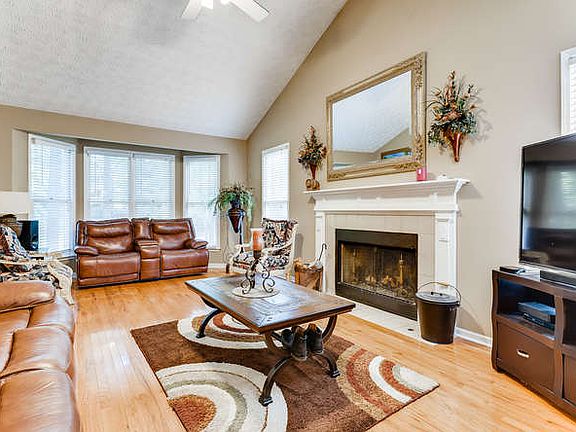 5th image of 1057 Atherton Ln