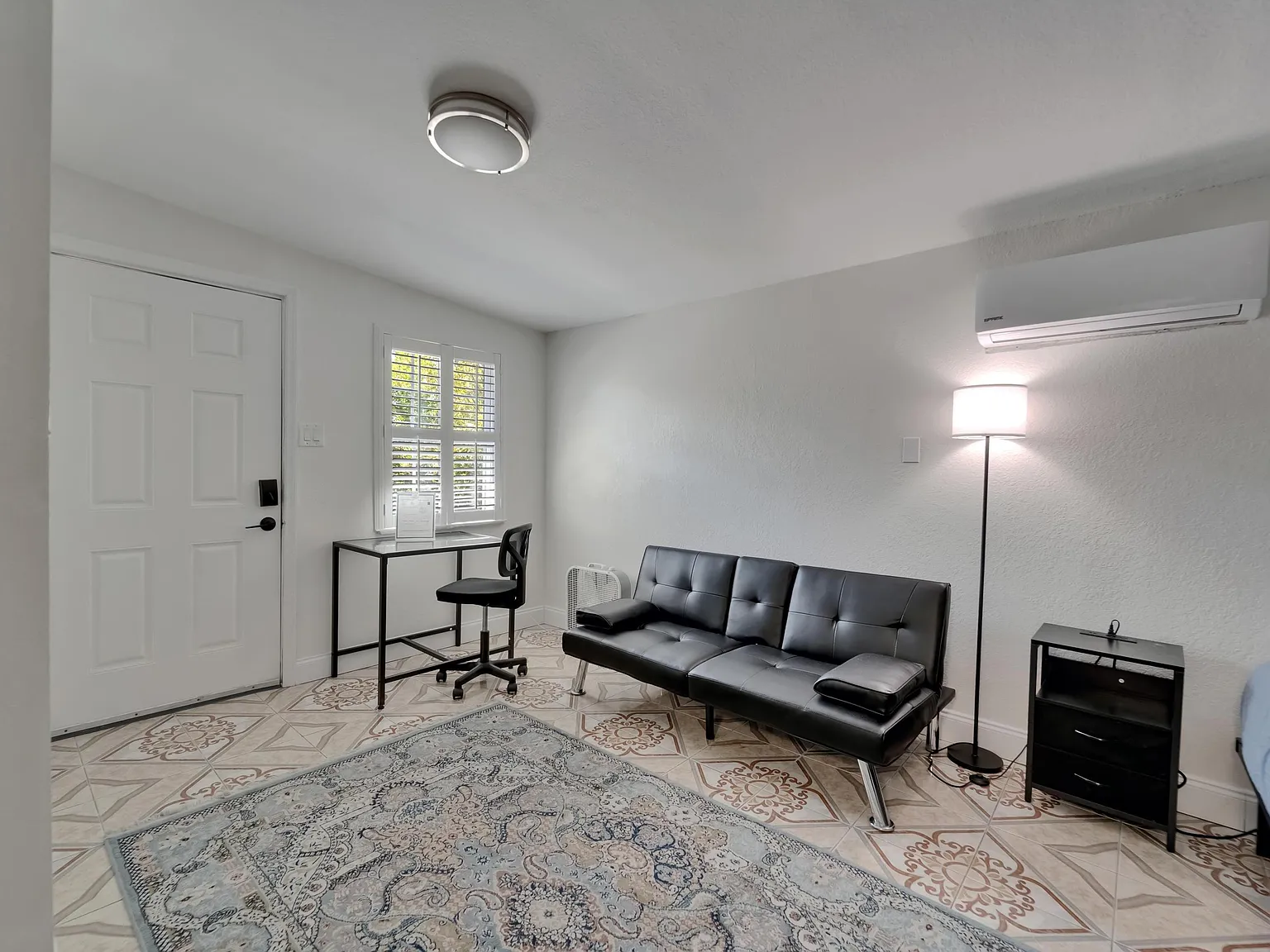 9118 1/2 Brunswick Ln — Photo 3