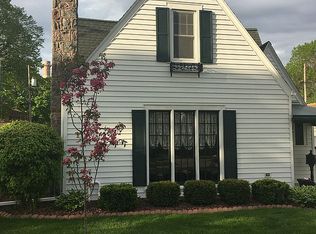 1613 Torrison Dr, Manitowoc, WI 54220