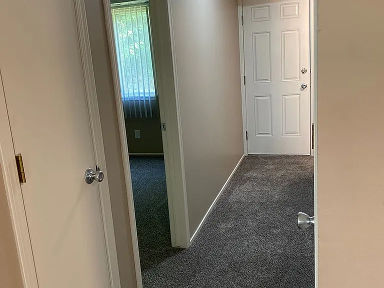 Southdale Square Apartments — Photo 39