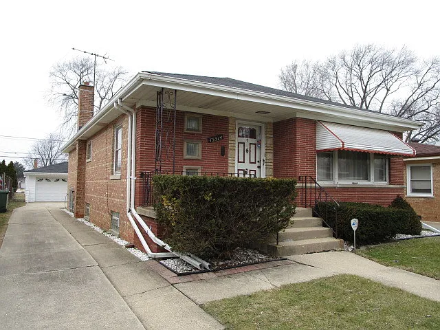 15514 Ellis Ave photo 1