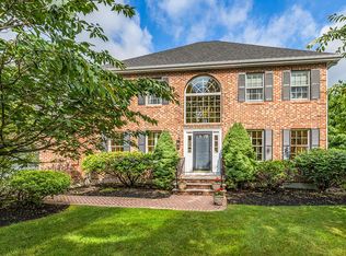 7 Redcoat Rd, Bedford, MA 01730