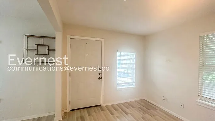 125 Magendie St — Photo 6