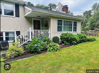 16 Pumpkin Ln, Norwalk, CT 06851