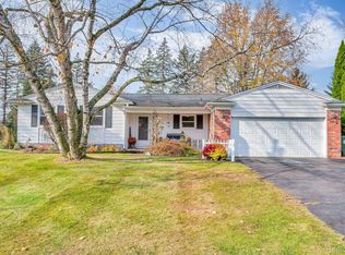 2989 Walmsley Circle Dr, Lake Orion, MI 48360
