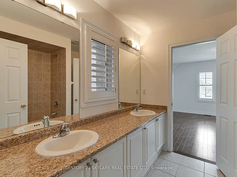94 Bayhampton Dr #UPSTAIRS — Photo 22
