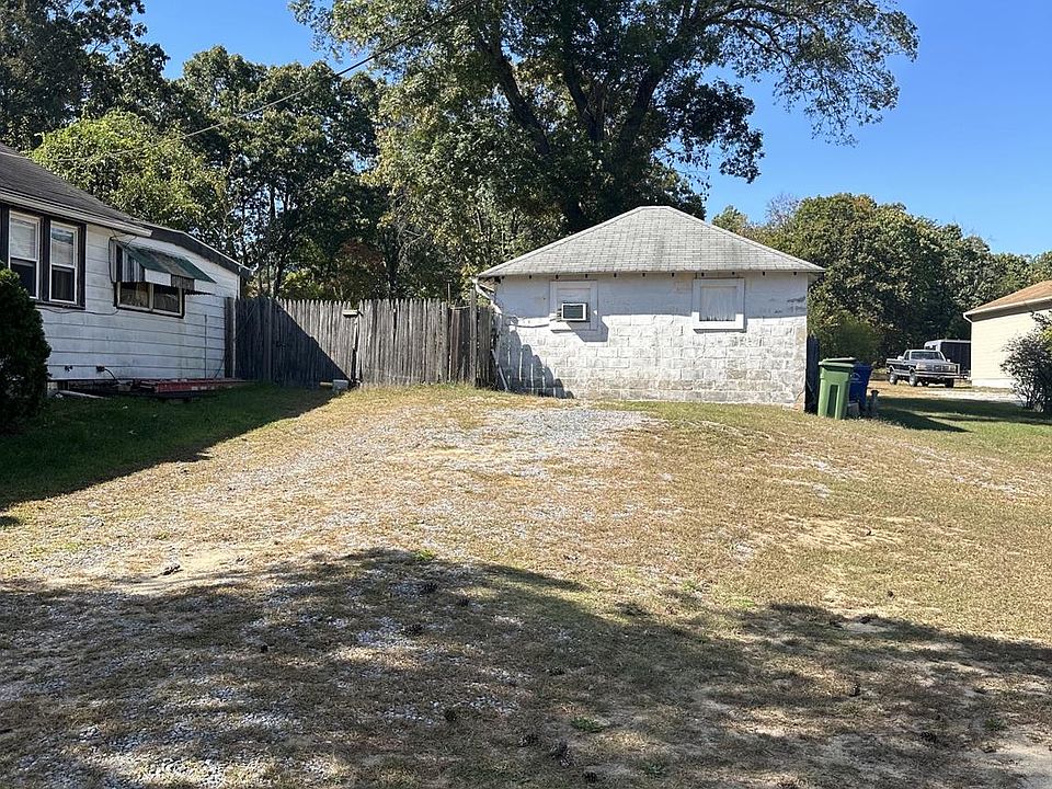 2nd image of 640 Hopewell Rd