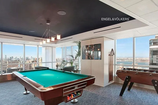 Rented by Engel & Völkers New York City | media 33