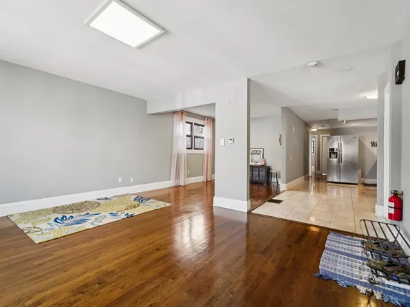 15 Linden Avenue image 4 of 23