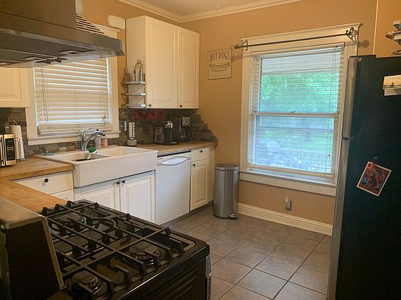 4th image of 4232 Campbell St #2
