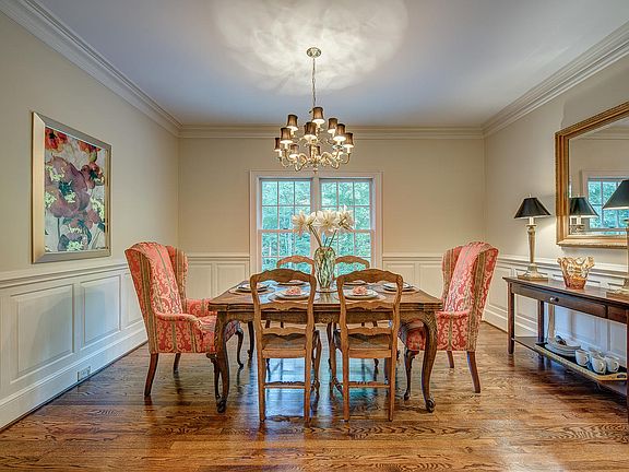 4th image of 115 Medallion Ct