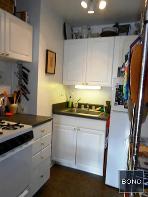 Rented by Bond New York | media 17