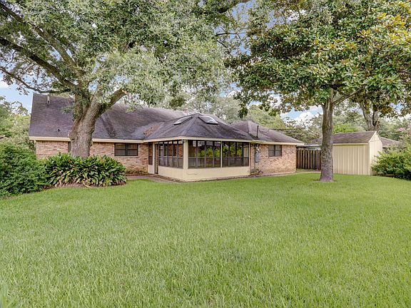 3rd image of 10415 Haddington Dr