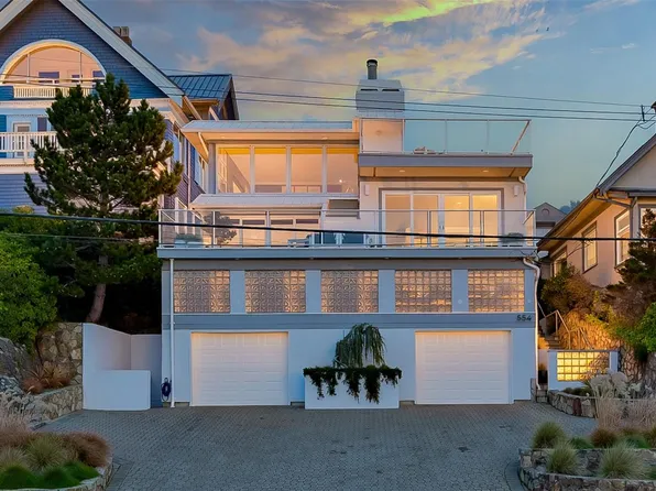 554 Beach Dr, Oak Bay, BC V8S 2M5