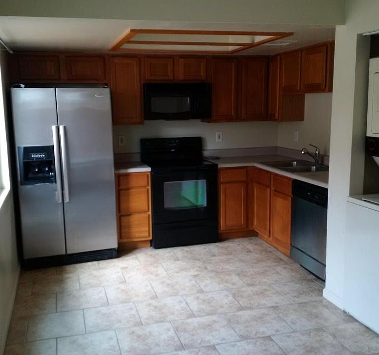 1st image of 2847 N 46th Ave APT 4