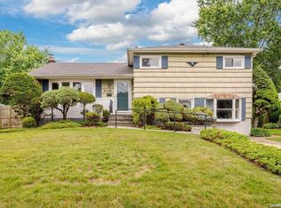 110 Abbott St, Massapequa, NY 11758