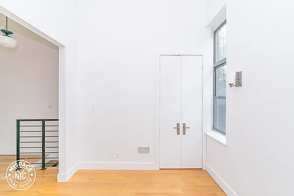 Rented by MySpaceNYC | media 5