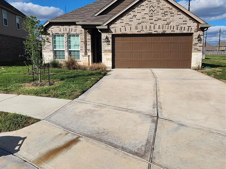 2702 Golden Hills Ct — Photo 24