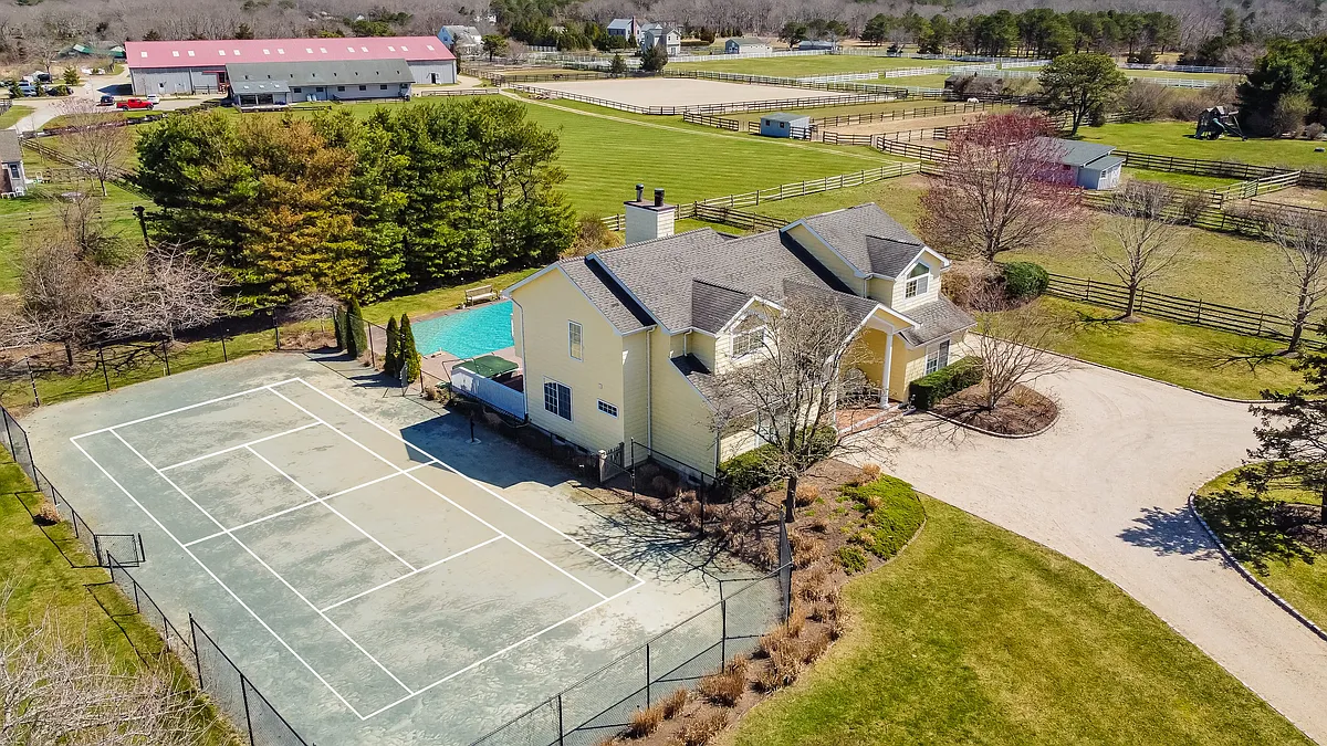 Building Photo - 9 Polo Grounds Ln