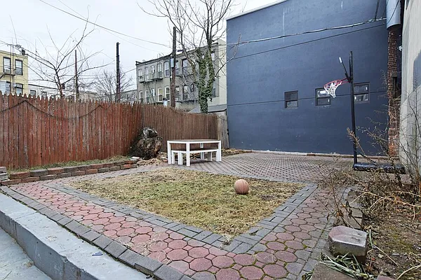 Rented by Coda Real Estate NYC | media 12