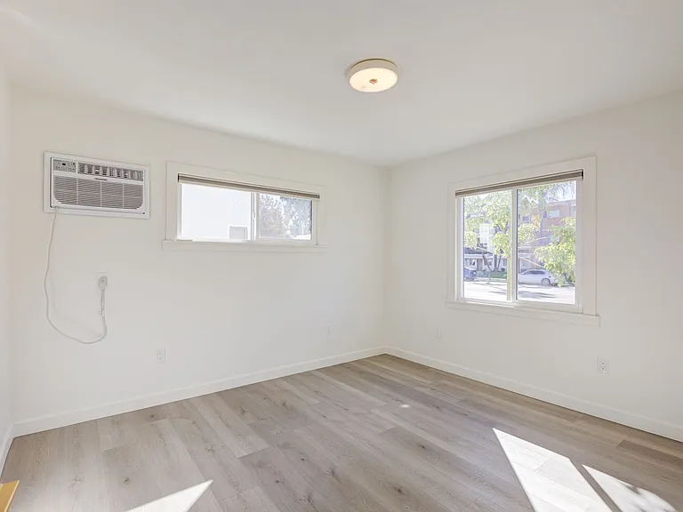 Riverside Residences — Photo 14