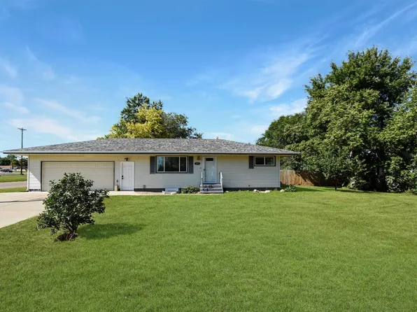 317 2nd Ave, Burlington, ND 58722